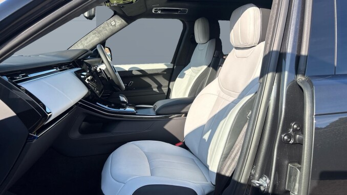 Land Rover Range Rover Sport 3.0 D300 Autobiography 5dr Auto Diesel Estate - Image 3